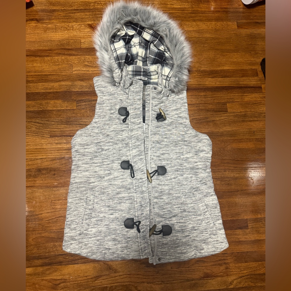 Brand new Maurice’s vest
